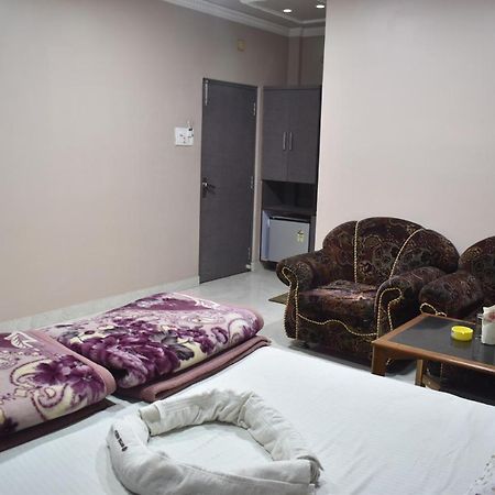 Hotel Suraj Balasore מראה חיצוני תמונה