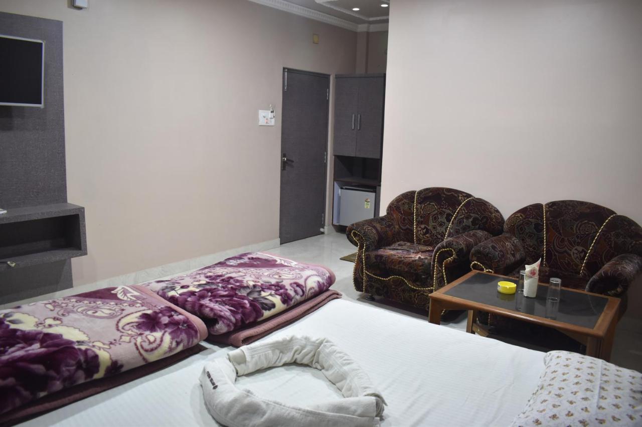 Hotel Suraj Balasore מראה חיצוני תמונה